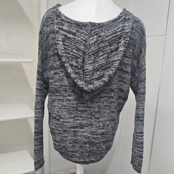 Chic Black and White Women's Cardigan - Picture 2 of 2